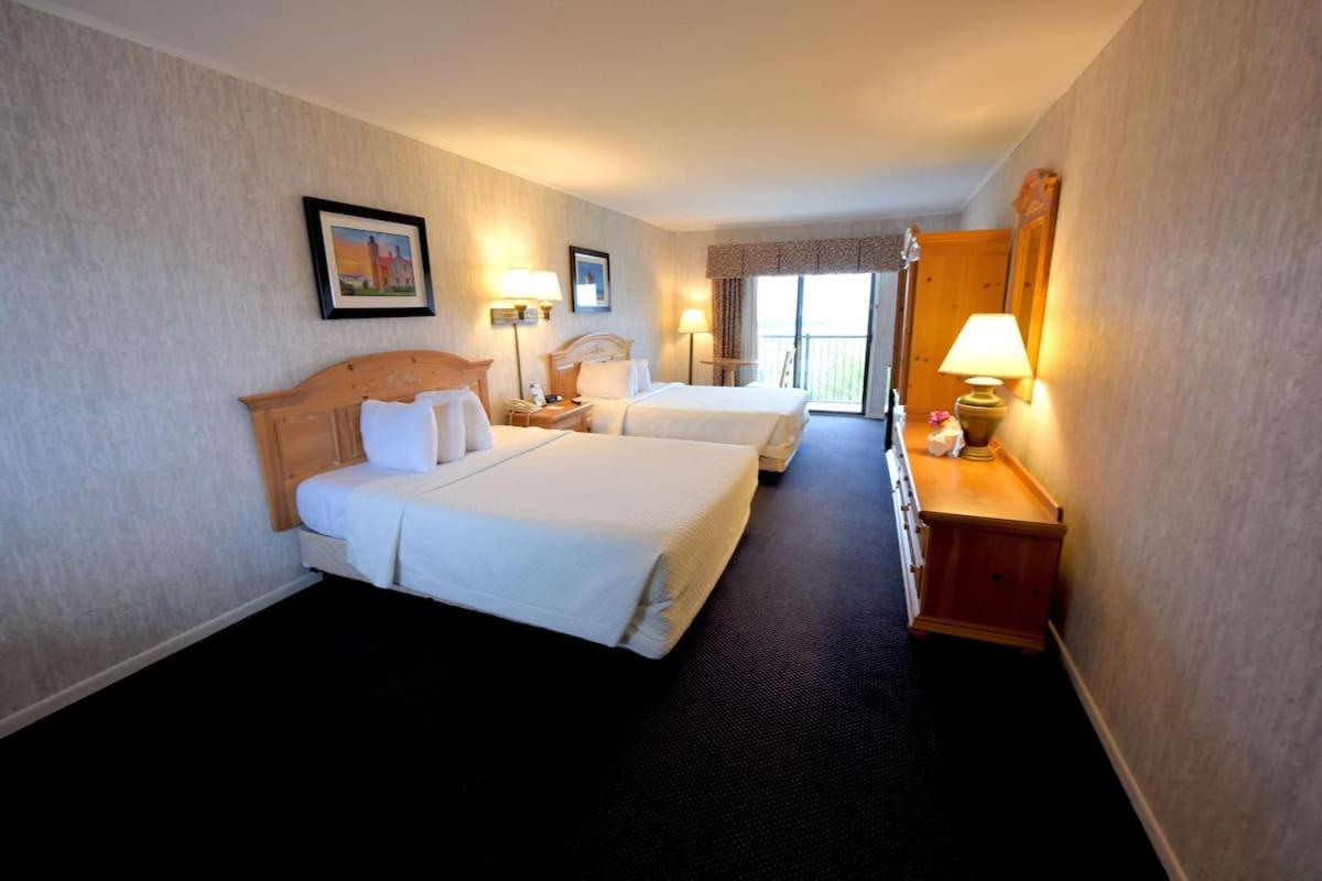 Grand Mackinaw Beachfront And Waterpark Mackinaw City Εξωτερικό φωτογραφία